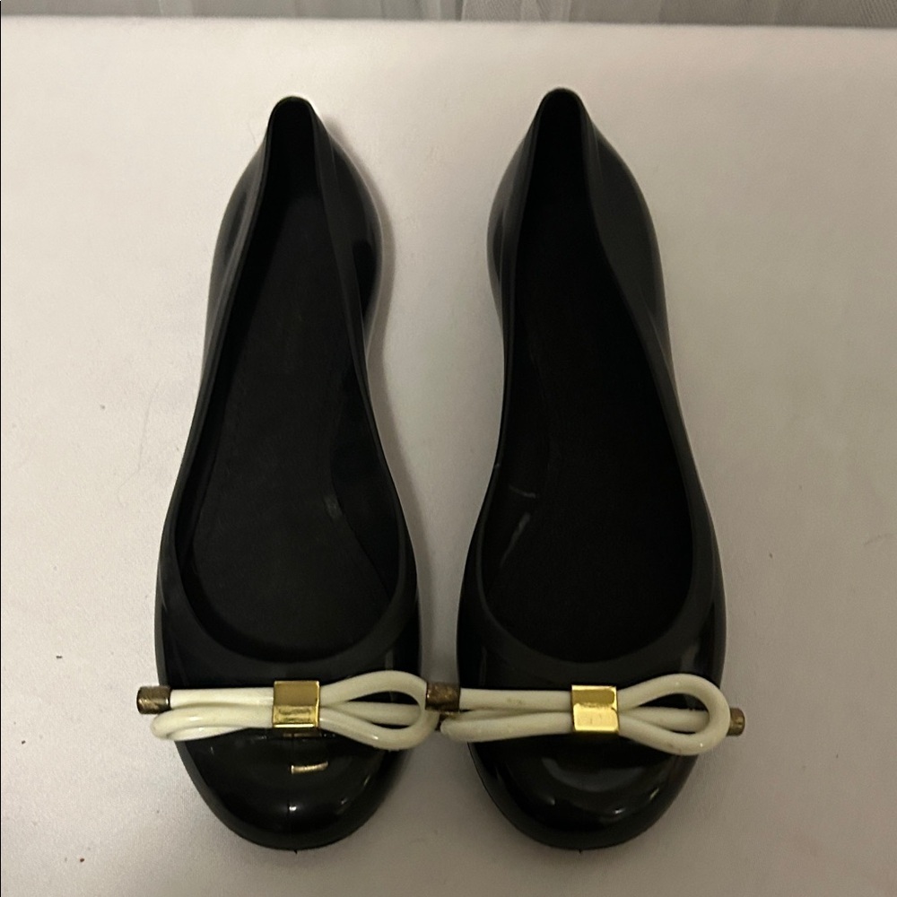 Ilse Jacobsen flats Elegant Black Flats with White Bow Accent. Euro 38